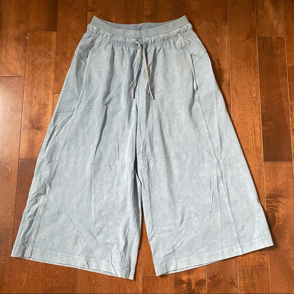 Lululemon Inner Glow Culotte 4 - Picture 4 of 11